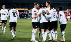 开云体育中国-皇家社会主场战胜强敌，领头羊之争激烈的简单介绍