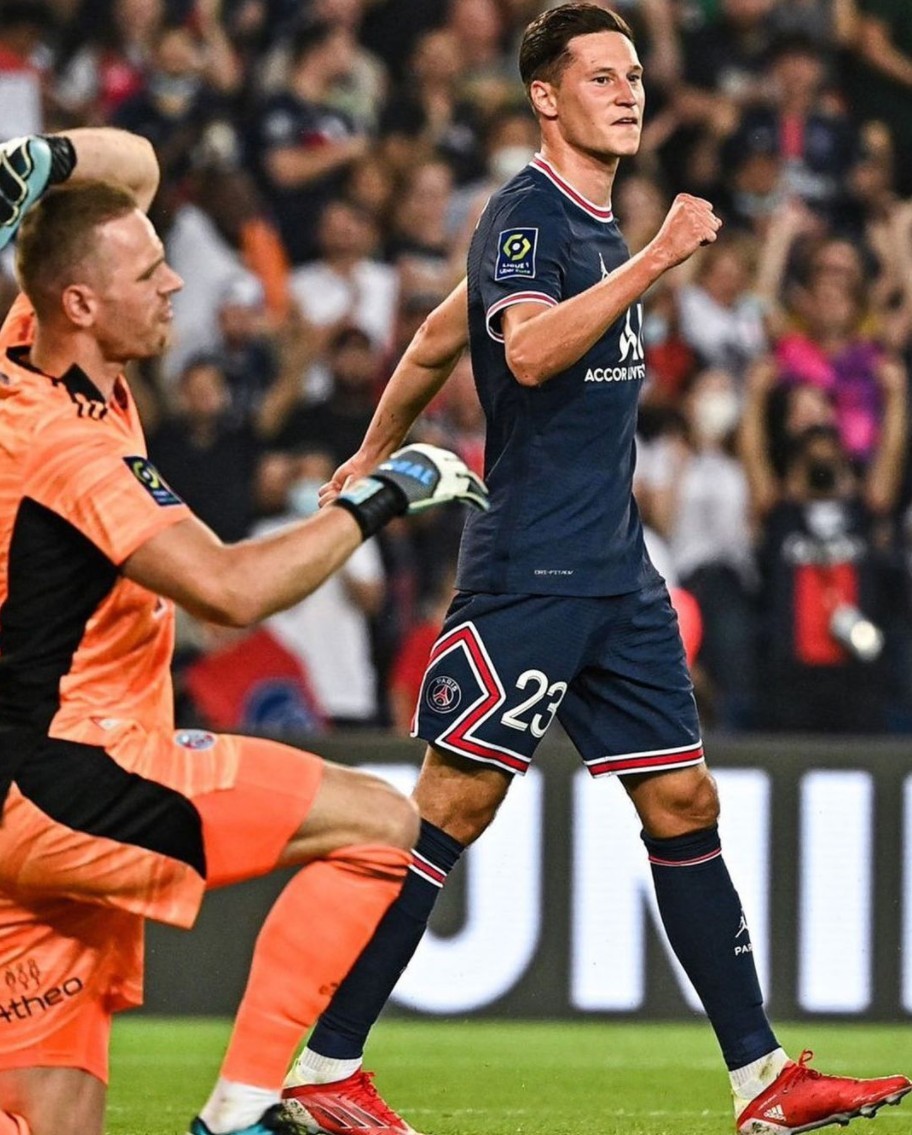 深圳雷曼主场大胜，喜获联赛首胜