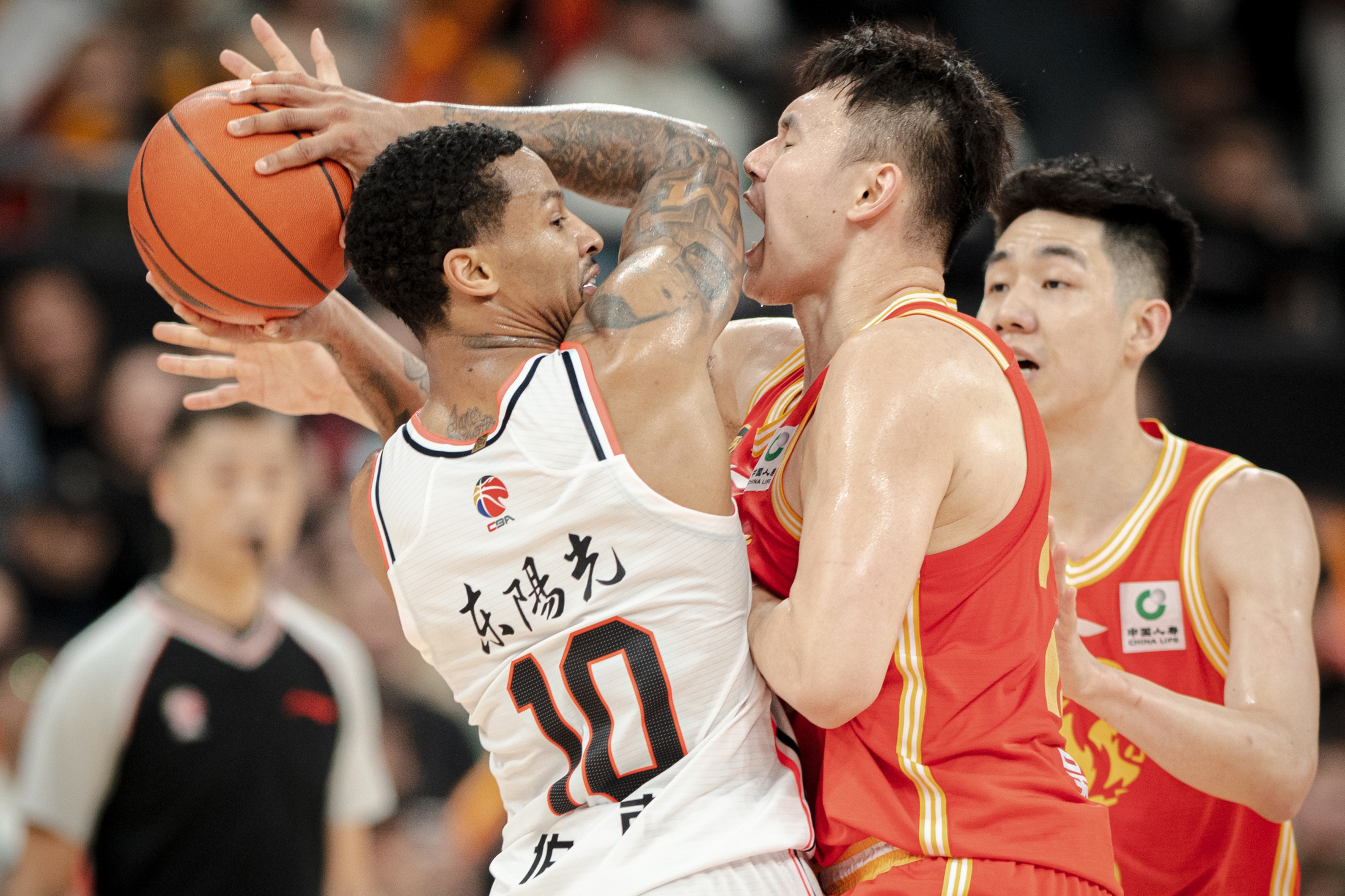 包含强队交锋激烈,比赛节奏扣人心弦的词条 包含强队交锋激烈,比赛节奏扣人心弦的词条