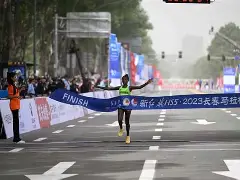 女子马拉松：埃塞俄比亚选手勇夺金牌的简单介绍