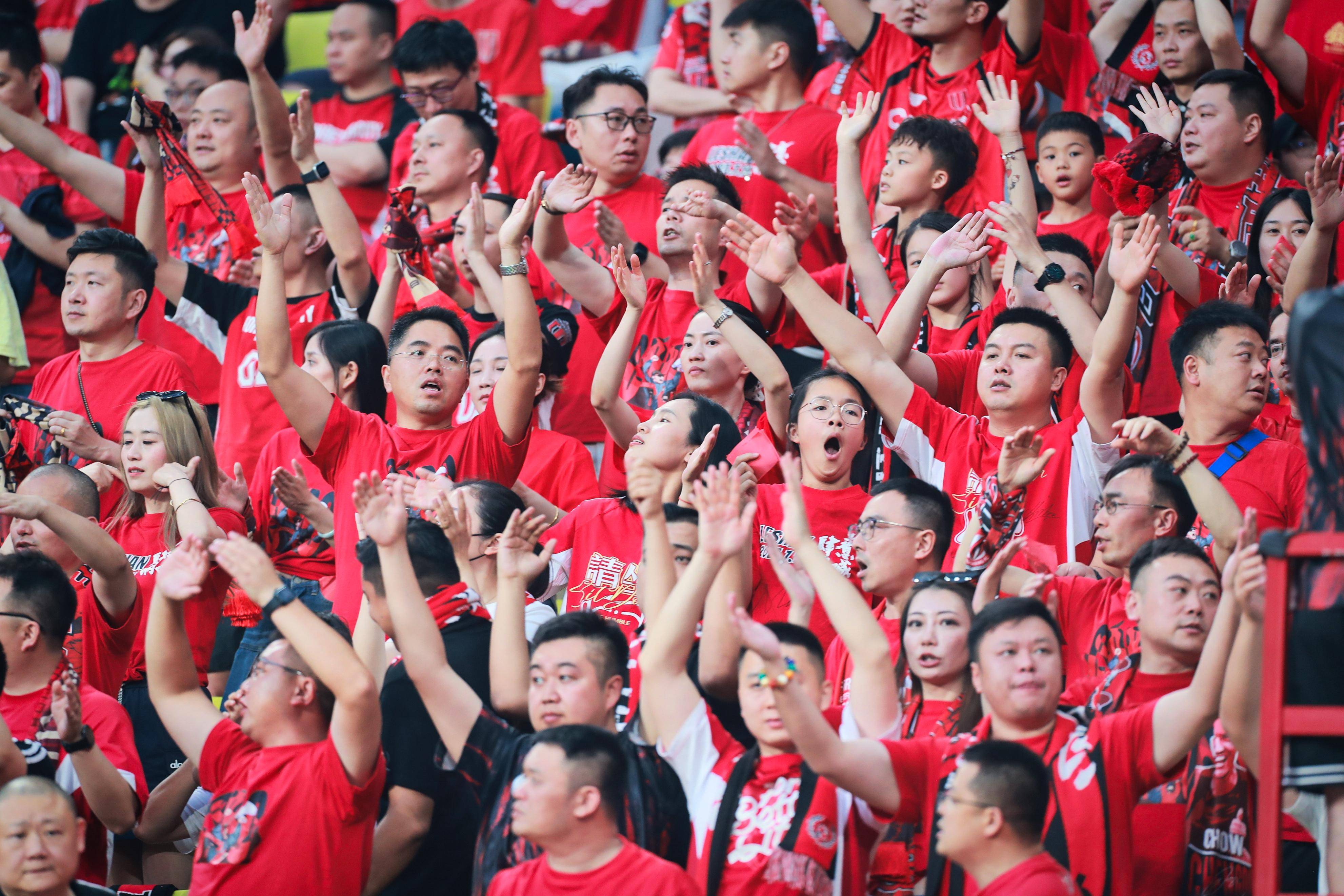 国内足球联赛再次成为关注焦点的简单介绍 国内足球联赛再次成为关注焦点的简单介绍